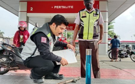 Pengelola SPBU di Kebumen Menguji Densitas Pertamax Secara Berkala