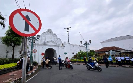 Plengkung Gading Retak Serius pada Bagian Dalam Lorong