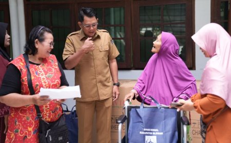 Danang Maharsa Menyerahkan Bantuan Tujuh Kursi Roda dan Kruk Program JPS