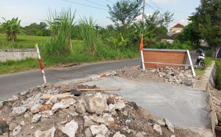 DPU Klaten Membangun Gorong-gorong di Jalan Polanharjo