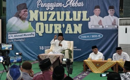 Gus Muwafiq Mengisi Pengajian Nuzulul Quran di Masjid Agung Sleman