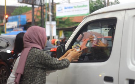 RKP dan Pelajar NU Bantul Peduli Lingkungan dengan Berbagi Takjil