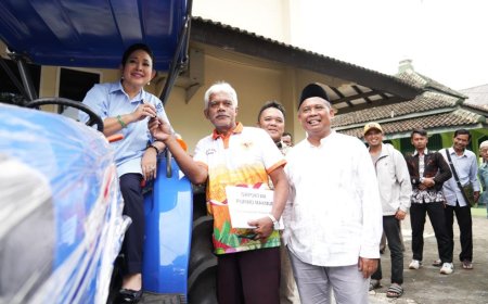 Titiek Soeharto Beri Bantuan Alsintan untuk Petani Sleman