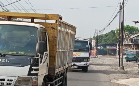 Sudah Dilarang, Truk Pasir Masih Beroperasi