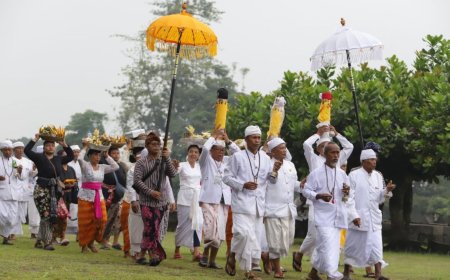 Ribuan Umat Hindu Mengikuti Tawur Agung Kesanga di Candi Prambanan