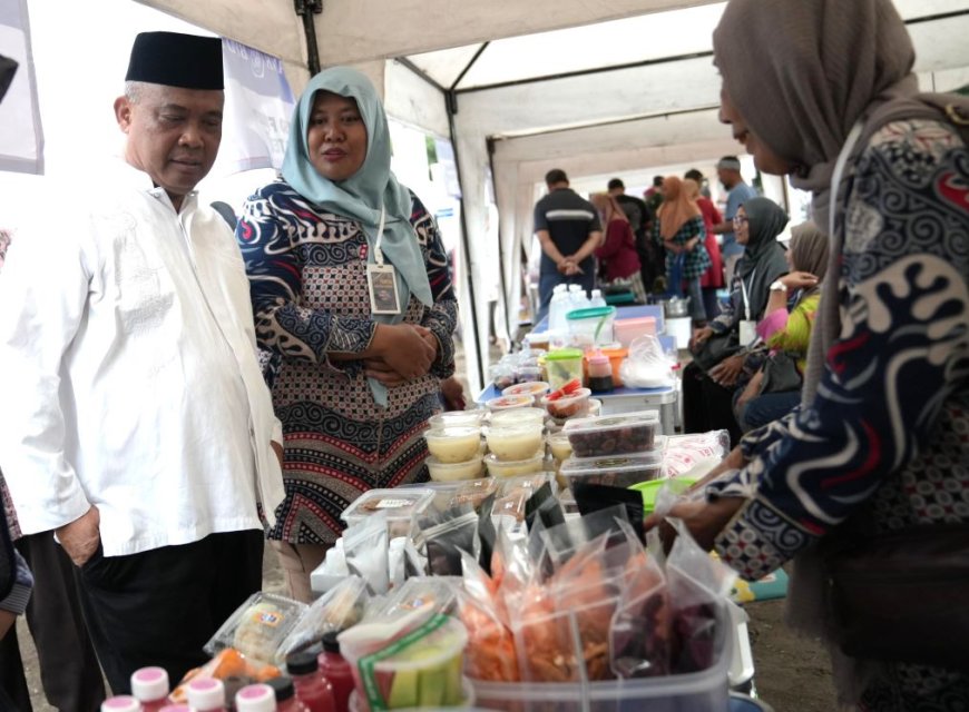 Bupati Sleman Harda Kiswaya Buka Pasar Takjil Ramadan Sinduadi