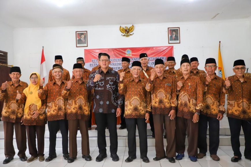 Wabup Danang Maharsa Melantik Pengurus Antar Waktu PWRI Sleman