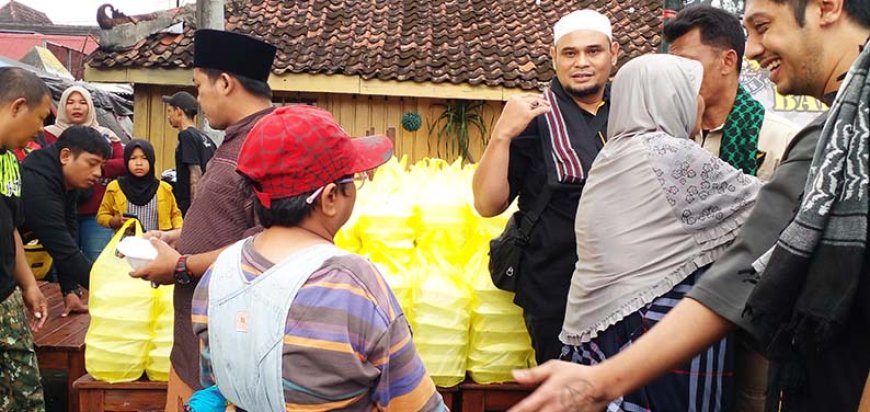 Seribu Takjil Dibagikan di Pusat Kota Yogyakarta