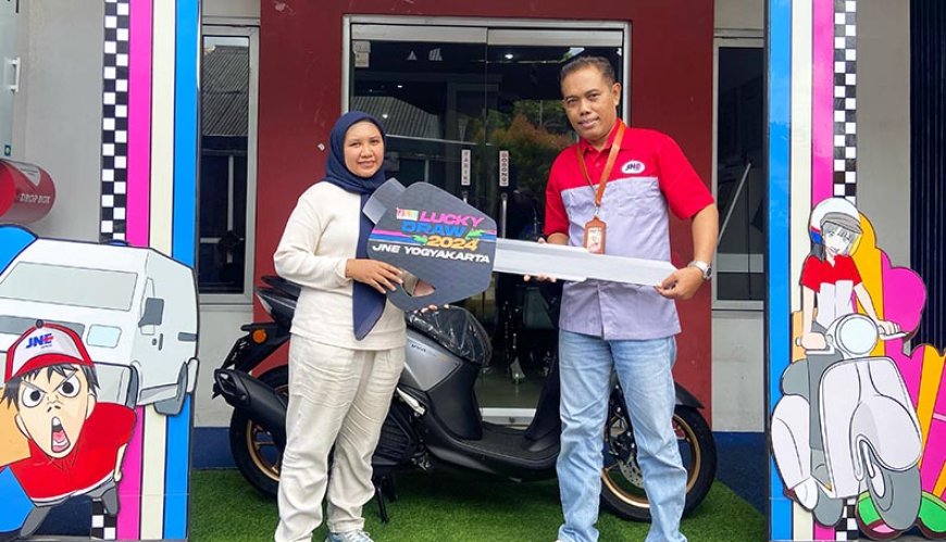 Berjualan Name Tag dan Hampers, Emas Dwi Atika Beruntung Dapat Sepeda Motor Gratis