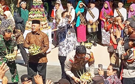 Grebeg Syawalan, 23 Gunungan Ketupat Diarak