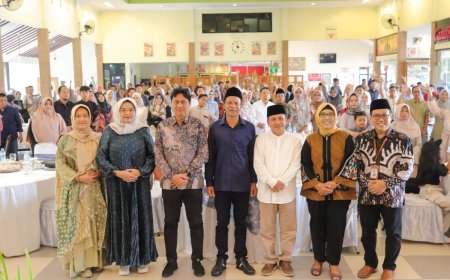 BPR BKK Kebumen Menyerahkan Deviden Rp 4,13 Miliar