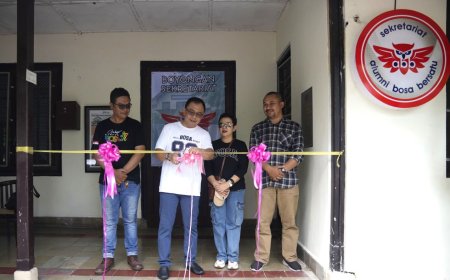 Budi Waljiman Meresmikan Sekretariat Alumni Bosa Bersatu