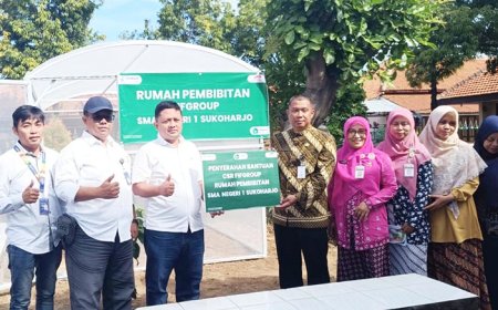 Tumbuhkan Generasi Hijau: FIFGROUP dan SMAN 1 Sukoharjo Bersinergi Bangun Rumah Pembibitan Inspiratif