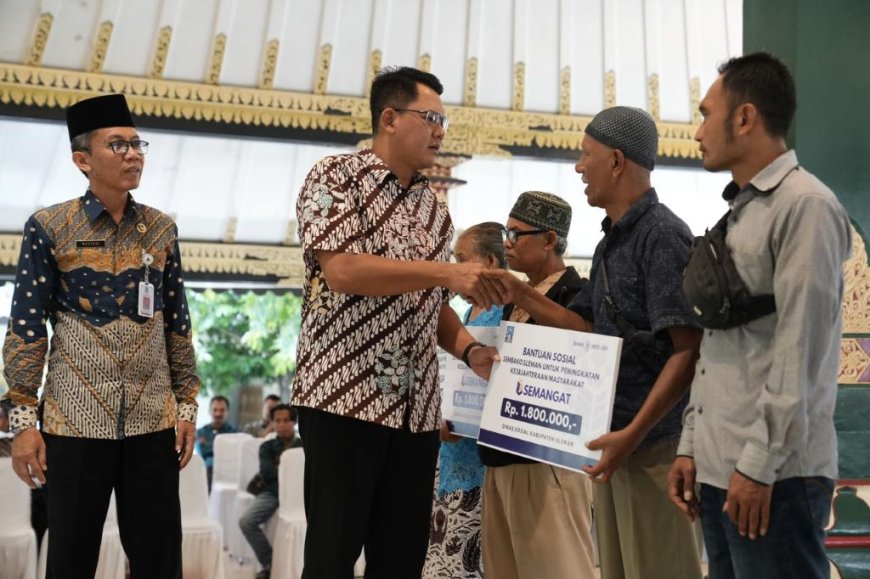 Ribuan Lansia Menerima Bantuan Sosial dari Pemkab Sleman