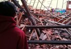 Hujan Jelang Musim Kemarau Sebabkan Atap Bangunan SD Negeri Kledokan Ambrol