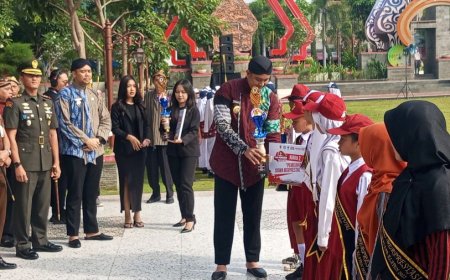 Sejumlah Insan Pendidikan Berprestasi di Klaten Menerima Penghargaan