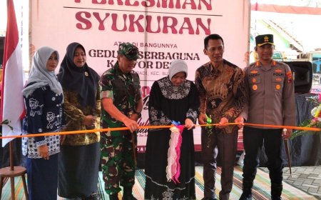 Bupati Purworejo Meresmikan Gedung Serbaguna dan Kantor Desa Rowodadi