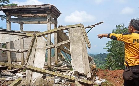 Longsor di Bruno Purworejo, 2 Rumah Tertimbun dan Lainnya Rusak Berat