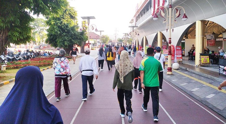 Libur May Day Alun-alun Pancasila Kebumen Ramai