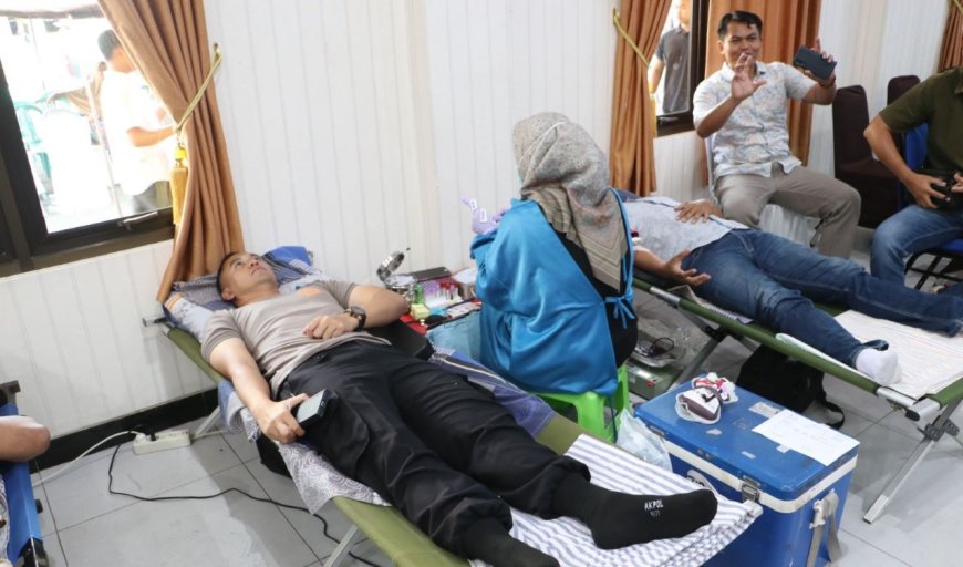 Polres Kebumen Gelar Bakti Sosial Memperingati Hari Buruh