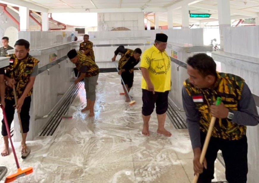 Partai Golkar Bakti Sosial Bersihkan 444 Ribu Rumah Ibadah, AMPG DIY Beri Dukungan
