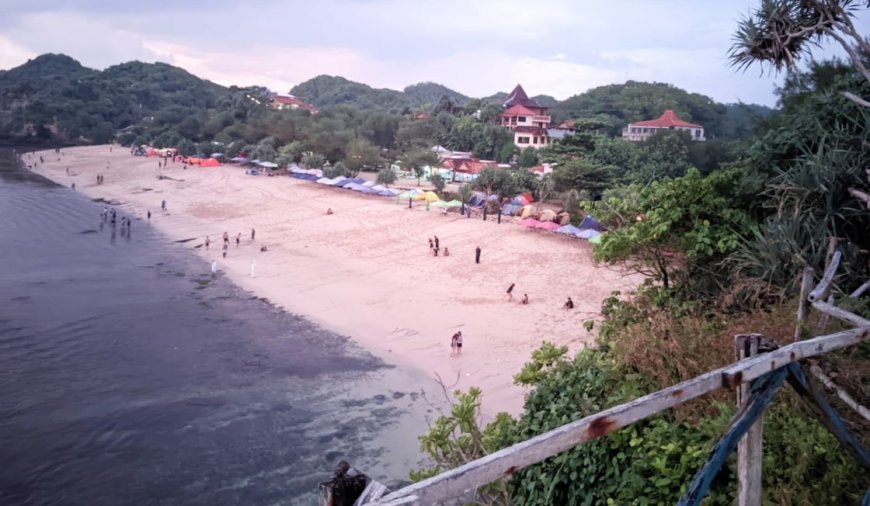 Masih Asri, Pantai Watu Kodok Gunungkidul Cocok untuk Camping Mahasiswa dan Keluarga