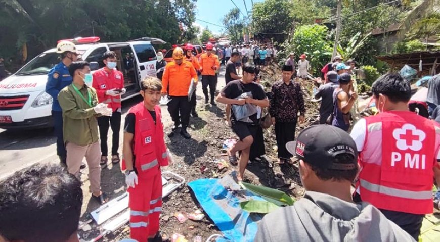 Rombongan Takziah Terlibat Kecelakaan, 11 Meninggal 6 Luka-luka