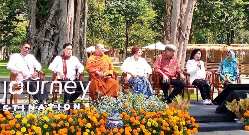 Jejak Spiritualitas Biksu Thudong Warnai Waisak 2025 Menuju Puncak Kedamaian Global