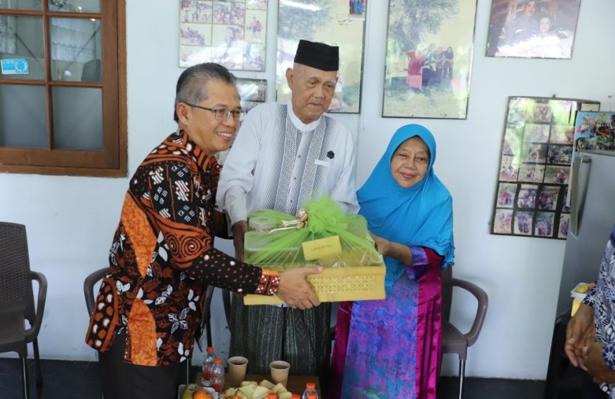 Menjaga Harmoni, Jajaran Pemkab Sleman Silaturahmi ke Mantan Bupati