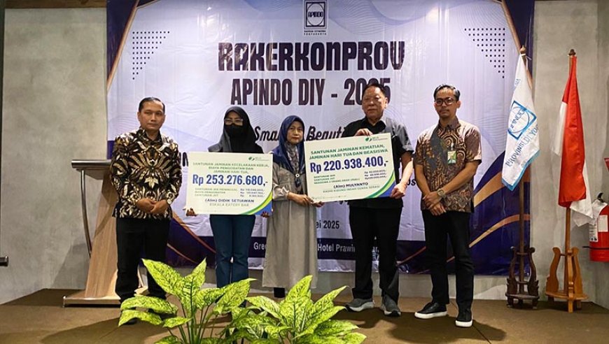 BPJS Ketenagakerjaan Berikan Santunan dalam Rakernoprov APINDO DIY 2025