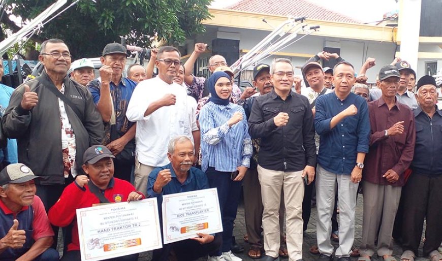 Petani Terima Bantuan Alsintan Prapanen 2025, Tahun Depan Bebas Pajak Sawah