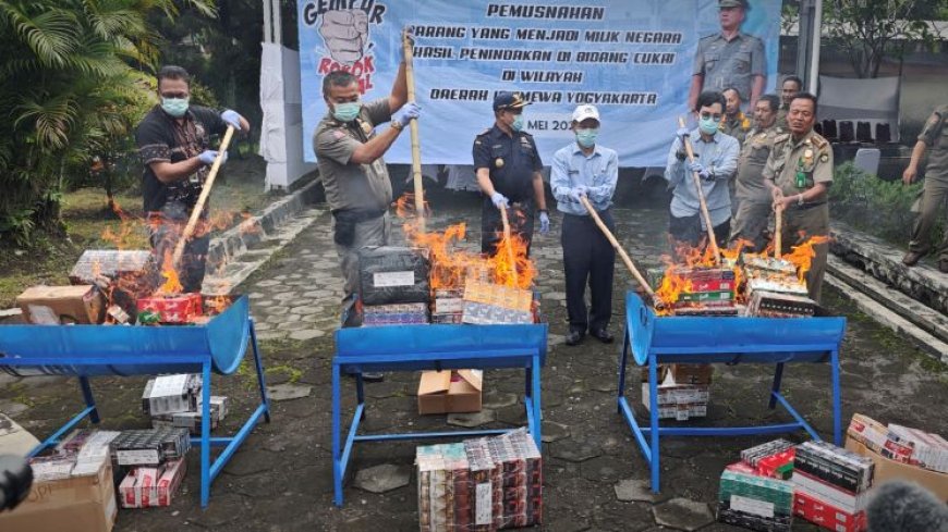 Jutaan Rokok dan Liquid Vape Ilegal Senilai Rp 2,5 Miliar Dimusnahkan