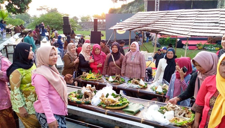 178 Ingkung Tersaji, Pesta Rakyat Satu Dasawarsa Tebing Breksi