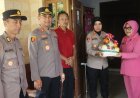 Sambut Hari Bhayangkara ke-79, Kapolres Purworejo Kunjungi Anggota yang Sakit Menahun