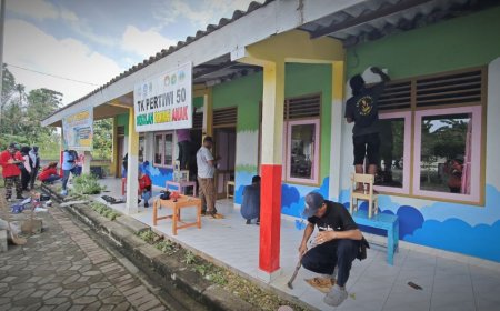 Dari Grup Facebook, TK Kecil Berusia 52 Tahun Ini Bangkit Lagi