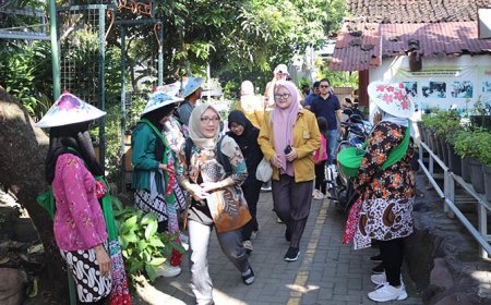 Perjalanan 5 Jam ke Jogja, Tim RDU Unsoed Belajar Soal Urban Farming di Kampung Sayur Bausasran