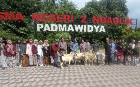 Padma Widya SMA Negeri 2 Ngaglik Salurkan Hewan Kurban Lima Domba