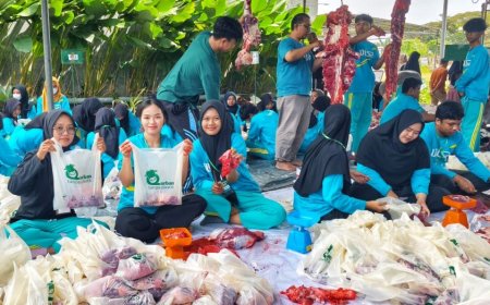 Unisa Bagikan 2 Ribu Paket Daging Kurban tanpa Kantong Plastik