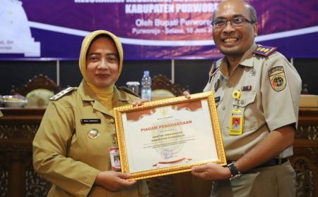 Berhasil Terbitkan 40 SHM, Kepala BPN Purworejo Peroleh Penghargaan dari Bupati