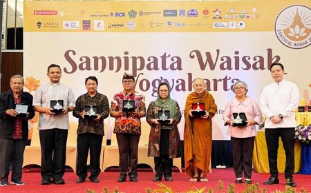 Henky Sampatti Huang Gaungkan Waisak Sebagai Ikon Spiritual dan Pariwisata Jogja