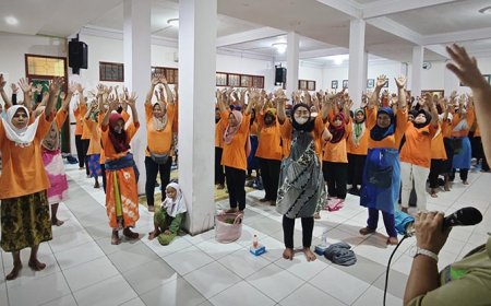 Ketika Dokter Anti-Aging Bertemu Buruh Gendong di Tengah Pasar Beringharjo 