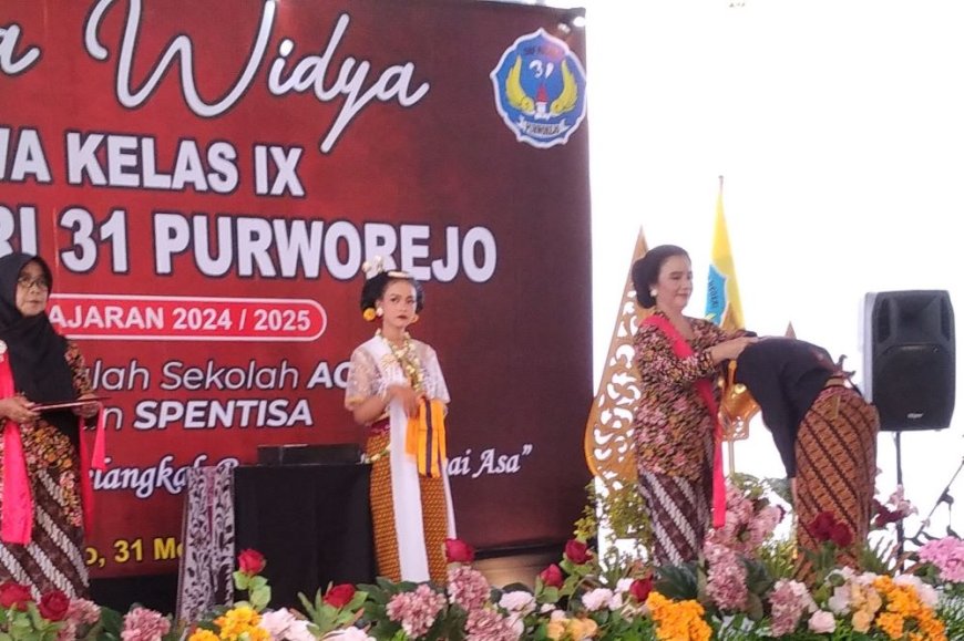 SMPN 31 Purworejo Gelar Purna Widya Kelas IX