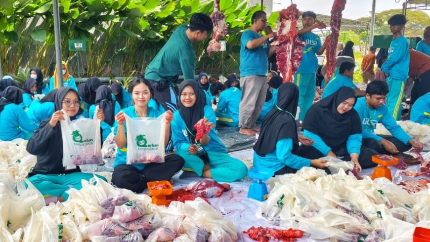 Unisa Bagikan 2 Ribu Paket Daging Kurban tanpa Kantong Plastik