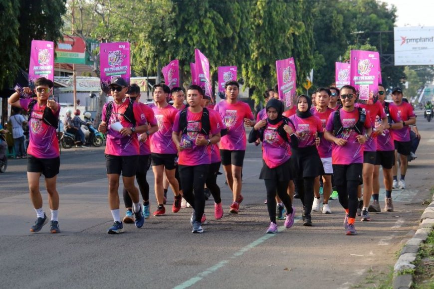 KAI Glow Night Fun Run 90’s 2025, Berlari di Bawah Cahaya Neon