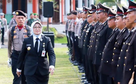 Pesan Tajam Bupati Lilis Saat Pimpin Upacara Hari Bhayangkara