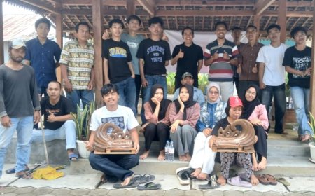 UMBY Dukung Generasi Muda Desa Kalongan Bantul Melestarikan Wuwung Hias