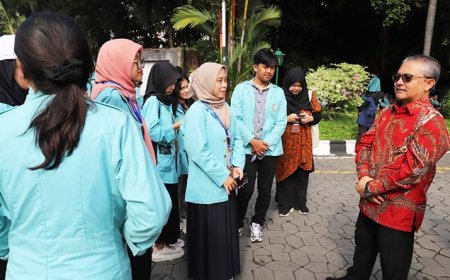 Dongkrak Minat Baca di Desa, Ratusan Mahasiswa UNS Jalankan Misi KKN Tematik Literasi