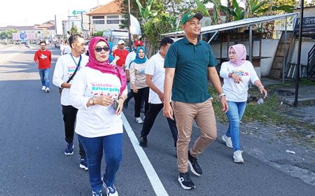 Peringati Harganas 2025, Keluarga Besar Dissos P3APPKB Menggelar Jalan Sehat