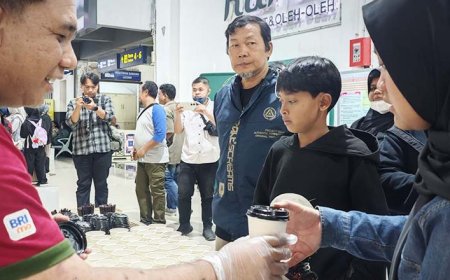 Akhiri Libur Sekolah, KAI Daop 6 Bagikan Kopi Premium dan Gelar Aktivitas Anak