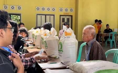Bulog Yogyakarta Salurkan Bantuan Pangan Beras di Kapanewon Minggir Sleman